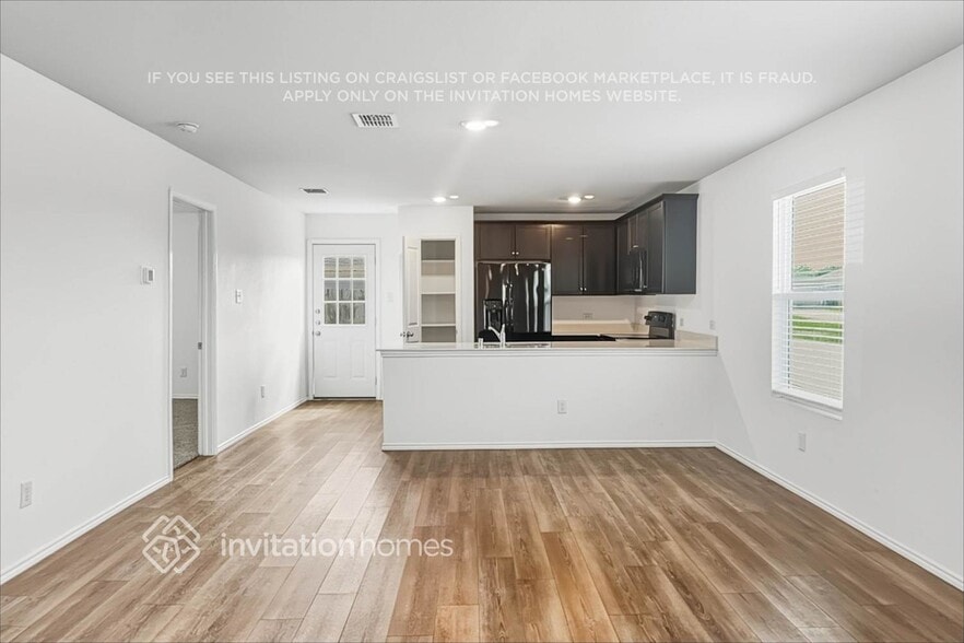 Building Photo - 5406 Longshadow Dr