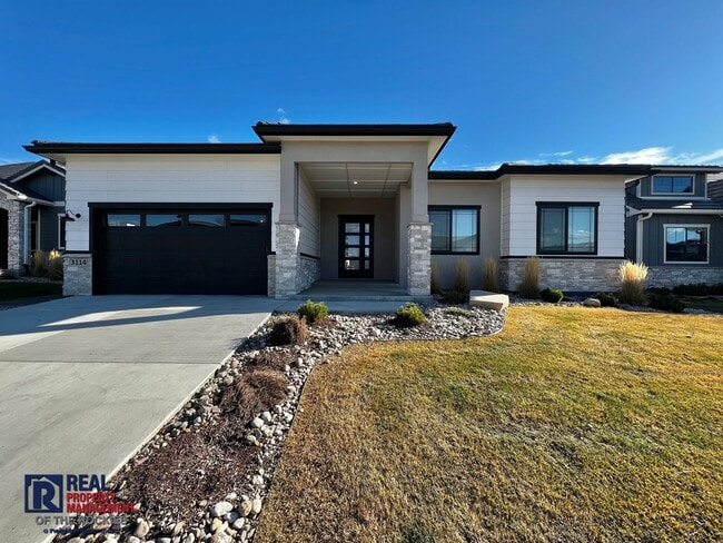 Building Photo - Gorgeous 4 bed 3 bath + Office home located on the 12th Tee of the TPC Golf Course!