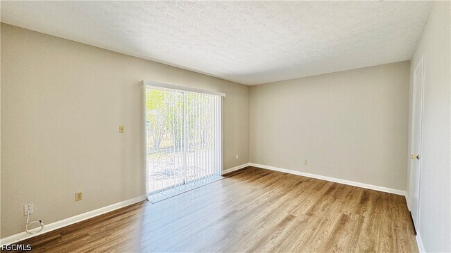 Building Photo - 3619 SE 9th Pl