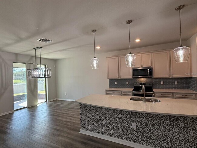 Building Photo - 7360 Pool Compass Loop