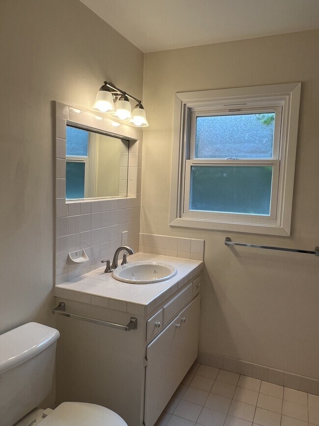 Building Photo - 2934 Lupin Ln