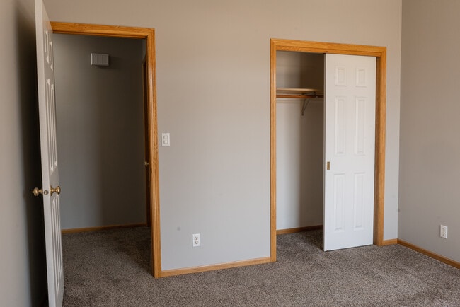 Building Photo - 7337 Collister Rd