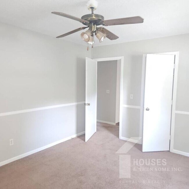 Building Photo - 130 Ashdown Dr