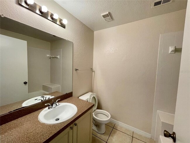 Building Photo - 2550 N Alafaya Trail