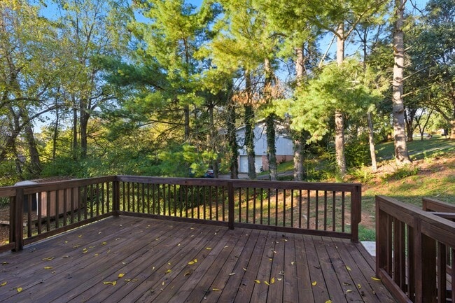Building Photo - 7800 Temple Acres Dr