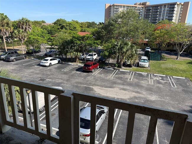 Building Photo - 10762 La Placida Dr