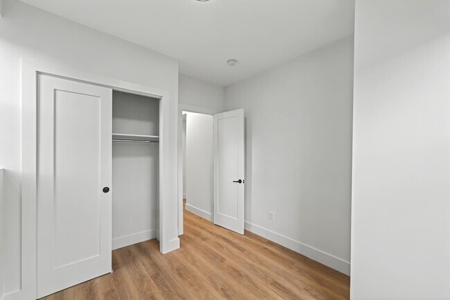 Building Photo - 929 Willow Ave