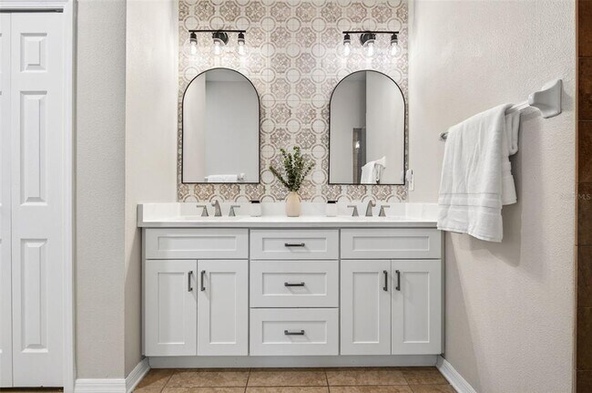 Building Photo - 8060 Roma Dune Dr