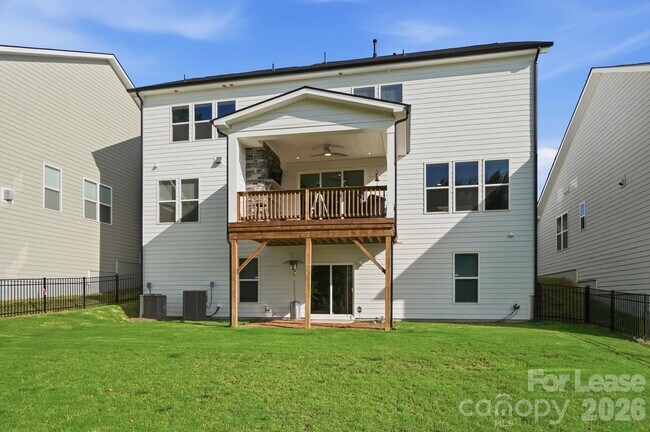 Building Photo - 5225 Glenwalk Dr