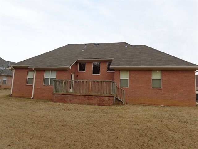 Building Photo - 6145 Sandbourne E