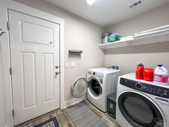 Building Photo - 5686 Dunridge Drive