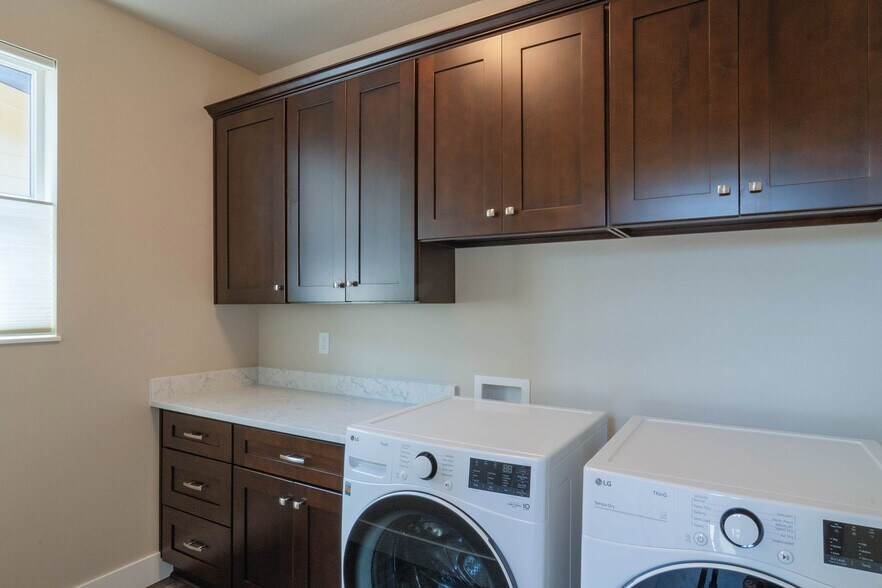 Building Photo - 3910 Gansen Way