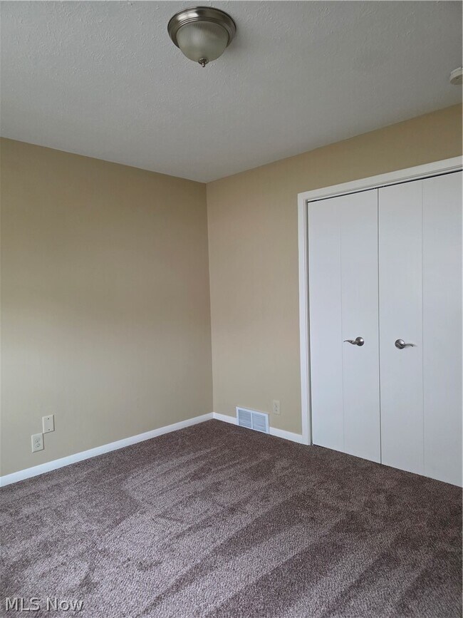 Building Photo - 9889 Johnnycake Ridge Rd