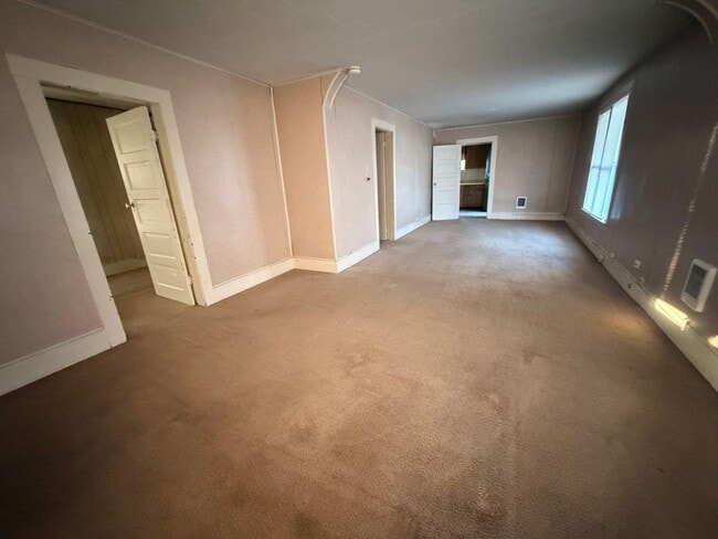 Building Photo - Arlington Home