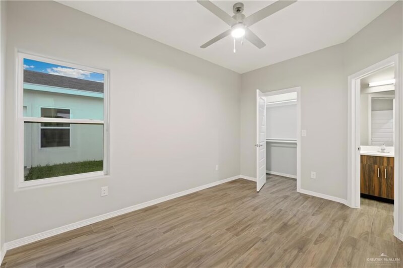 Building Photo - 89 E La Vista Ave