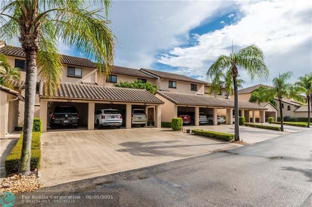 Building Photo - 270 Captains Walk