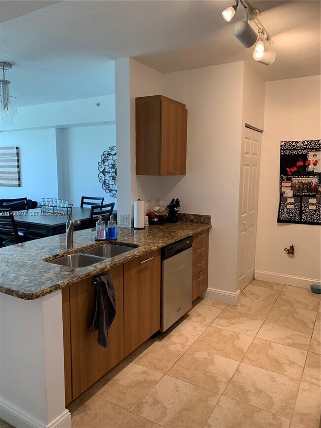 Building Photo - 510 NW 84th Ave