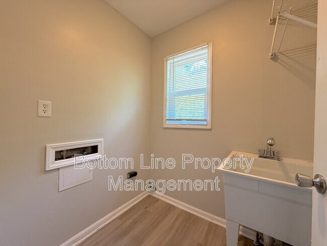 Building Photo - 7727 Ritter Dr