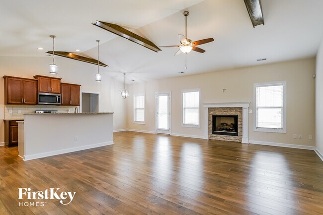 Building Photo - 13 Spruce Pt Dr