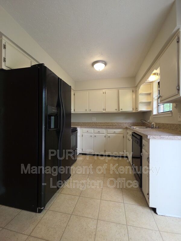 Building Photo - 3432 Warwick Ct