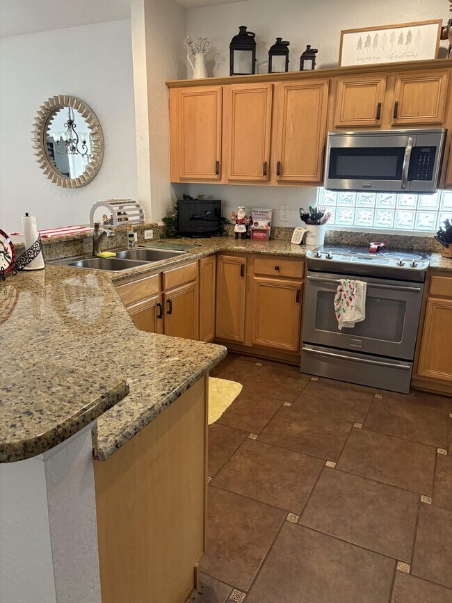 Building Photo - three bedroom, two bath home in the Countr...