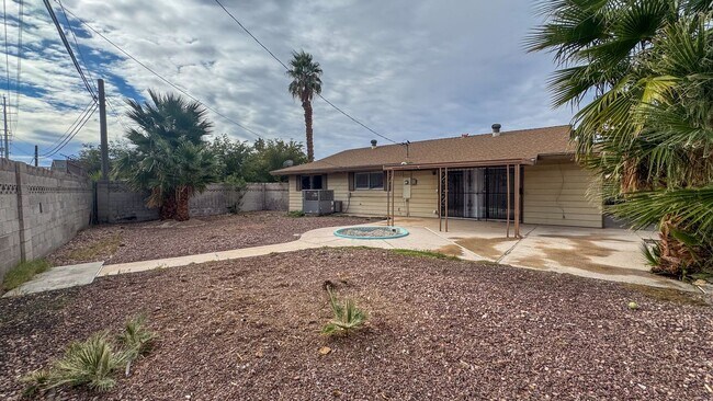 Building Photo - 50 Shadow Ln