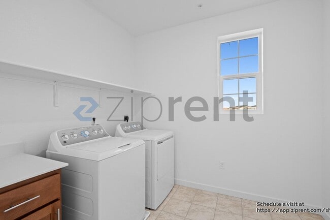 Building Photo - 1710 Halo Ave