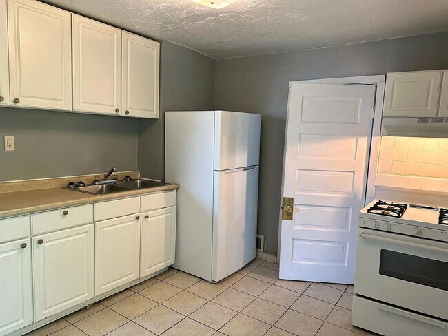 Building Photo - Great Space, Great Value – 2 Bedroom Home ...