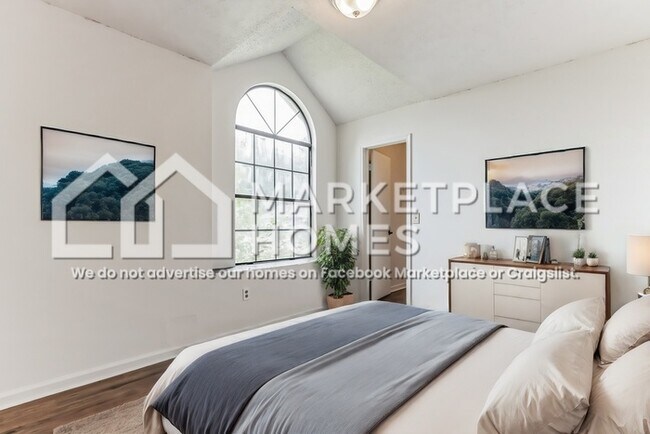 Building Photo - 1533 Kingfisher Ln N