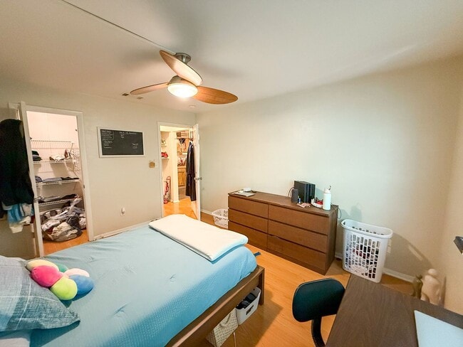 Building Photo - Tumblin Creek D-22