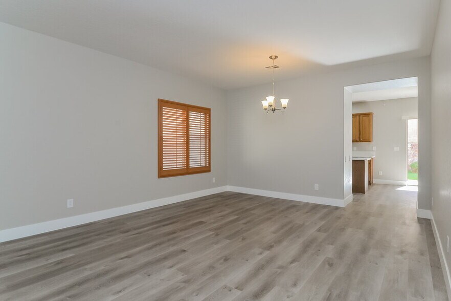 Building Photo - 255 Crusades Ave