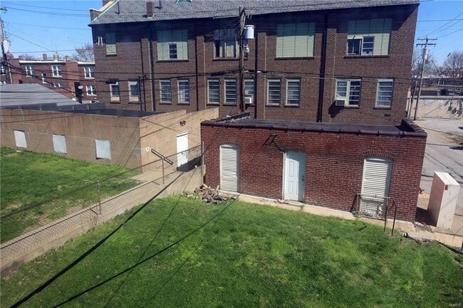 Building Photo - 4915/4917 Lindenwood Ave