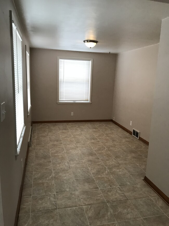 Building Photo - 5243 N 49th St