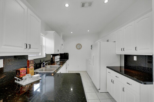 Building Photo - 17255 NW 72nd Ct