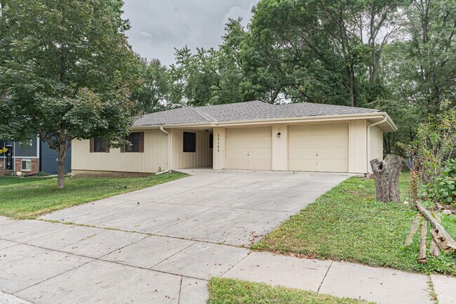 Building Photo - 13103 Lillian St