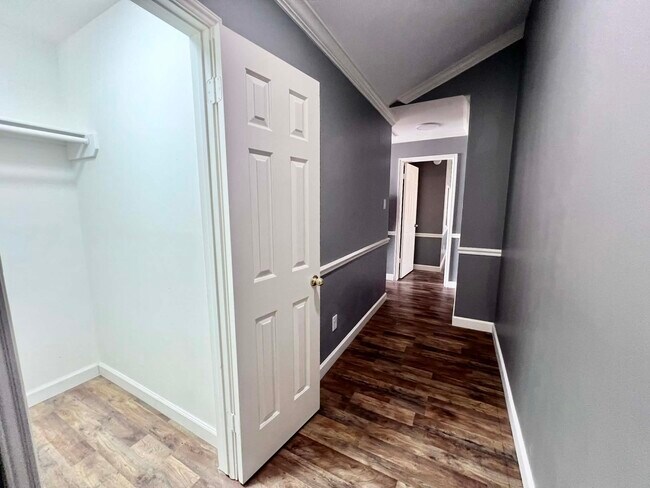 Building Photo - 19514 Azalea Valley Dr