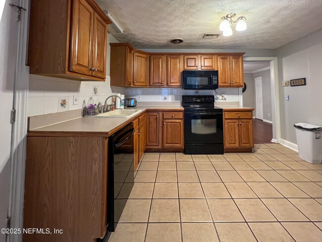 Building Photo - 8339 Holly Hill Cove