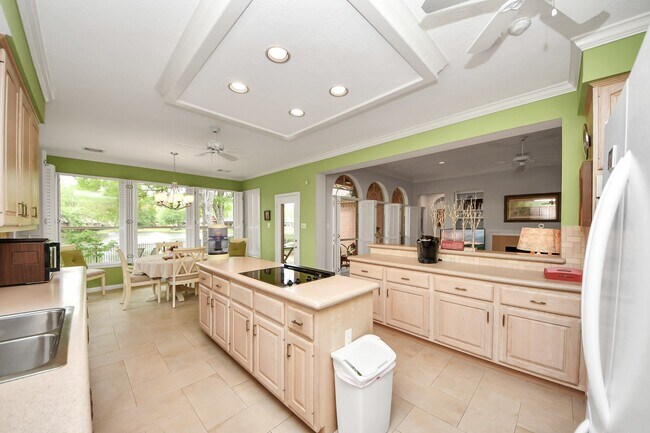 Building Photo - 19 Wild Meadow Ct