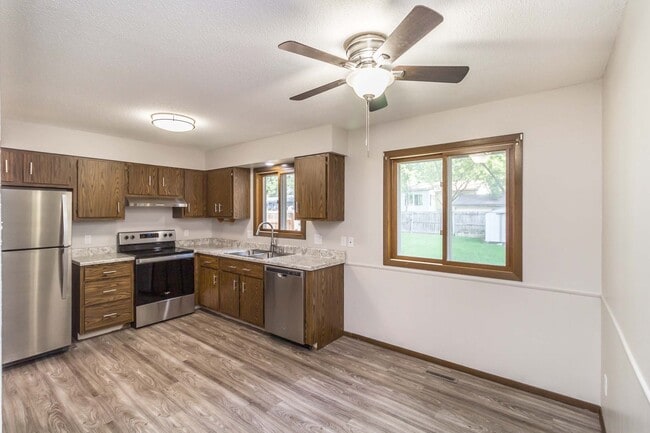 Building Photo - 6700 W 51st St