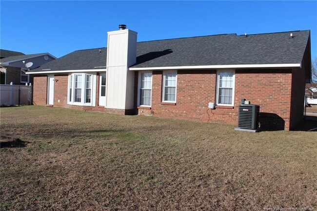Building Photo - 7805 Gallant Ridge Dr