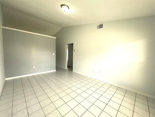 Building Photo - 1056 S Buena Vista Dr