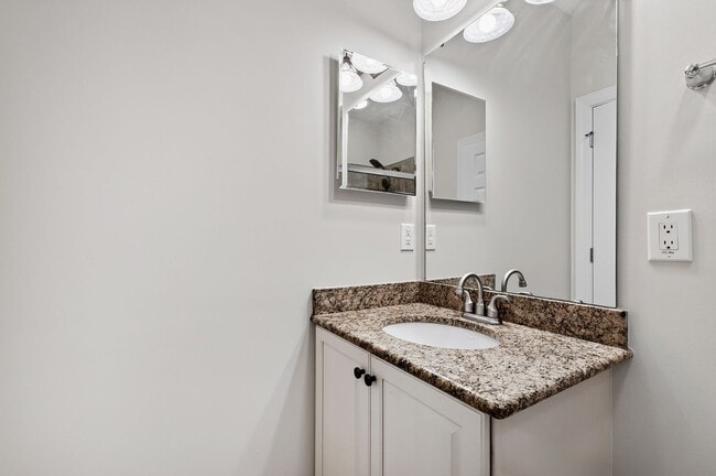 Building Photo - 10411 Rosegate Ct