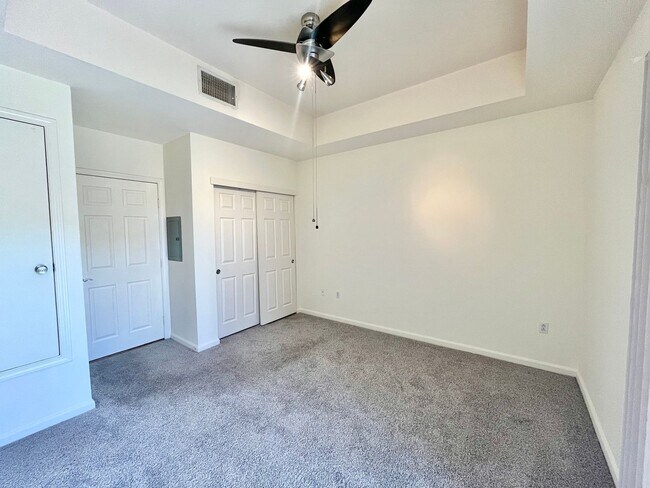 Building Photo - Spacious 2 Bedroom High-Rise Condo with Resort-Style Amenities & Oversized Balcony
