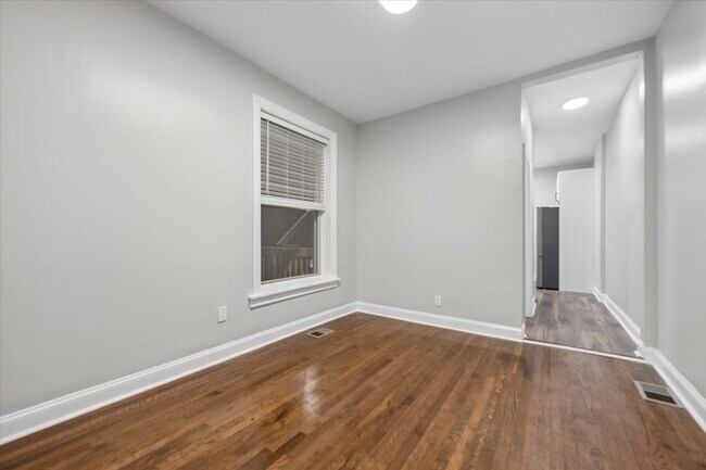 Building Photo - 2405 W McLean Ave