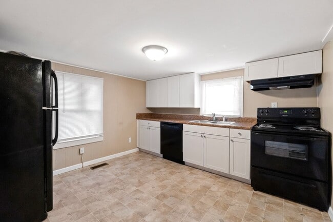 Building Photo - 109 Chapel St