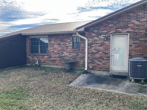 Building Photo - 1012 Windview Pl