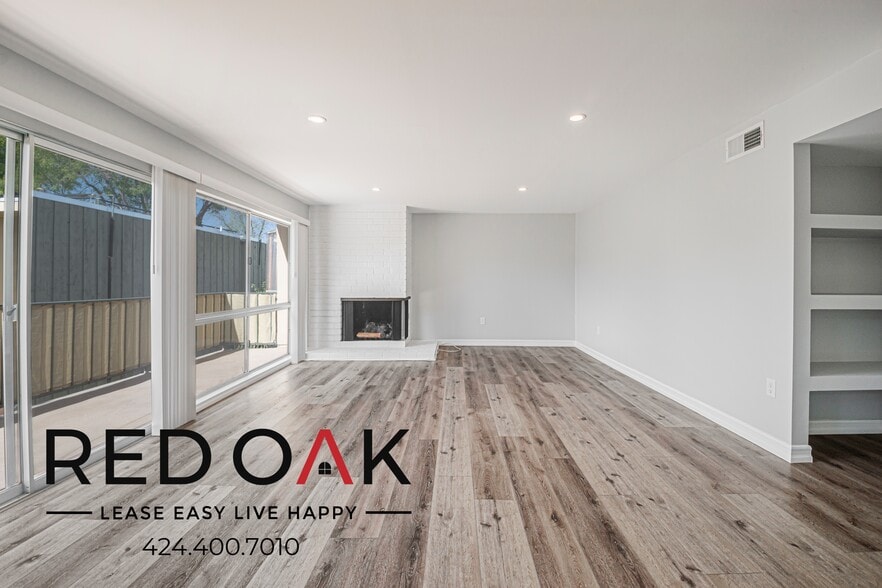 Building Photo - 15101 Magnolia Blvd