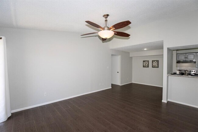 Building Photo - 3300 Pebblebrook Dr