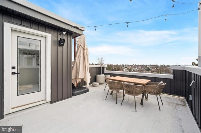 Building Photo - 331 Fountain St