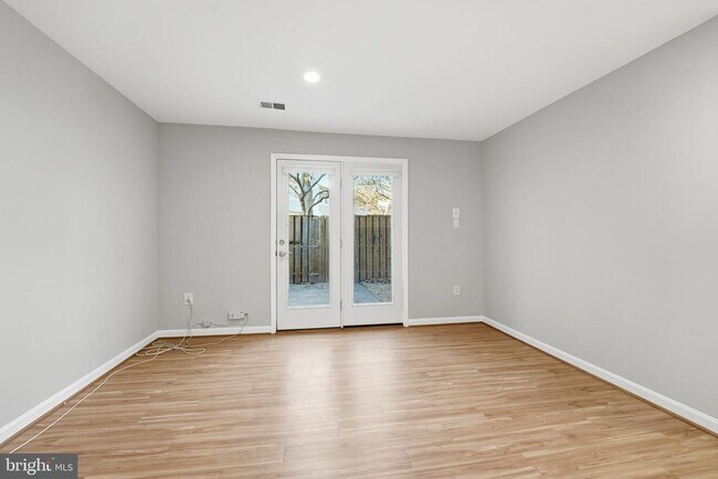 Building Photo - 1528 Goldenrain Ct